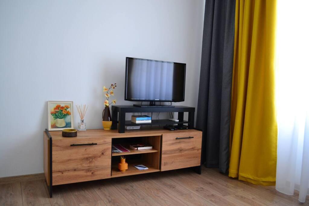 Modern City Center 2 Bedroom Apartment Sofia Exterior photo