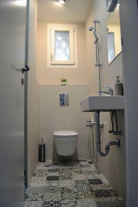 Modern City Center 2 Bedroom Apartment Sofia Exterior photo