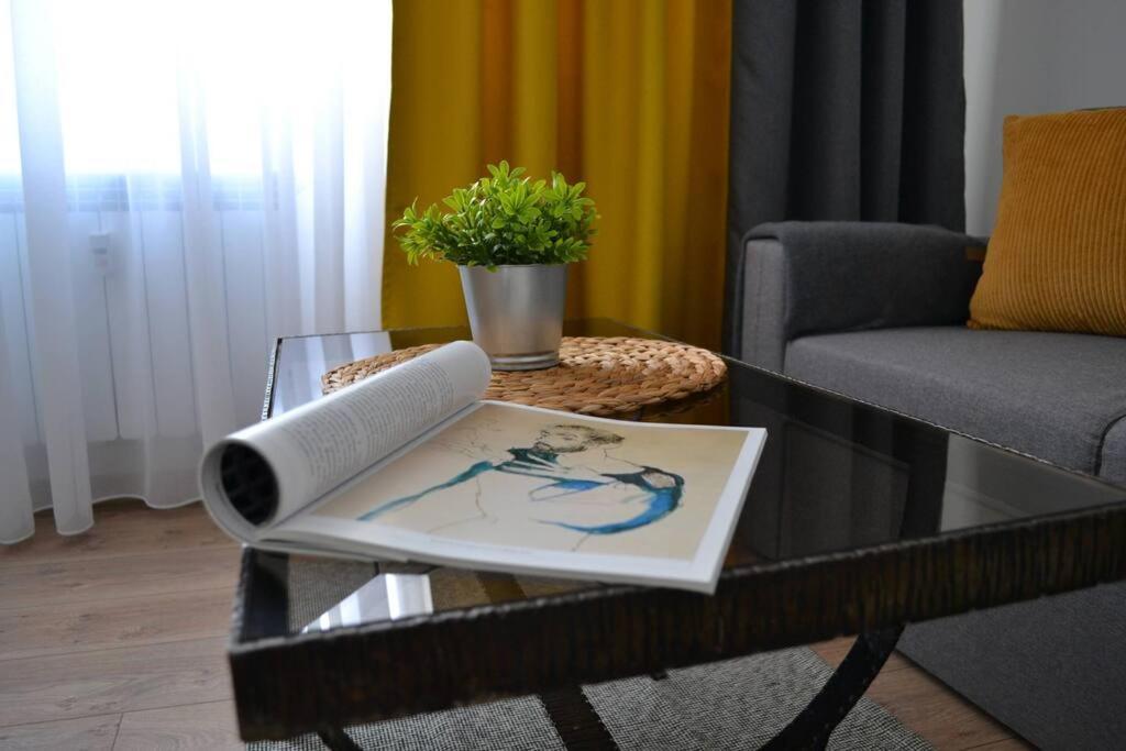 Modern City Center 2 Bedroom Apartment Sofia Exterior photo