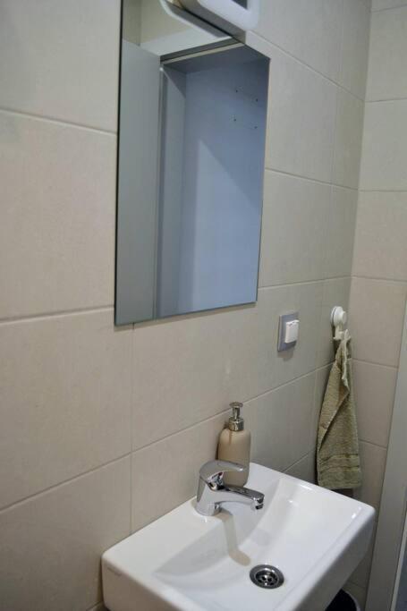 Modern City Center 2 Bedroom Apartment Sofia Exterior photo