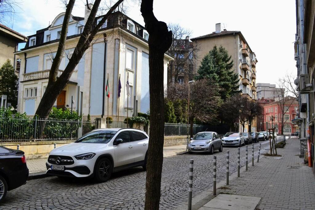 Modern City Center 2 Bedroom Apartment Sofia Exterior photo